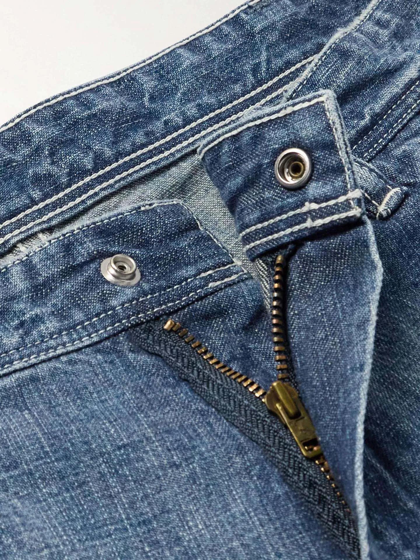 SAINT Mxxxxxx SAINT_DENIM PANTS/PAINTER /BLUE Logging trousers with knife-cut holes and splashed ink. Patch jeans. Blue S-XL. All accessories are molded and customized. Super heavy work. Washed and distressed. Knife-cut holes. Artificial splashed ink graffiti. Authentic version. Loose and stylish.